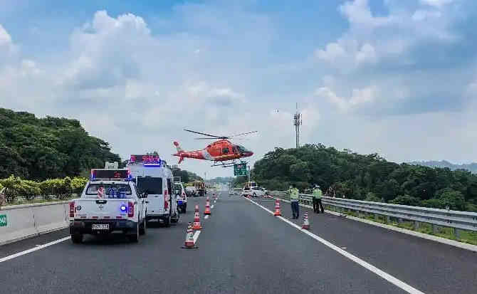 龙陵高速公路汽车救援案例