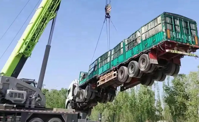 龙陵道路脱困救援案例
